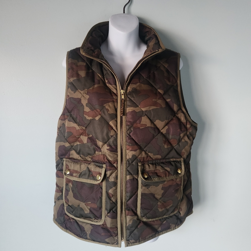 J.Crew Large Excursion Camo Down Quilted Vest - image 1